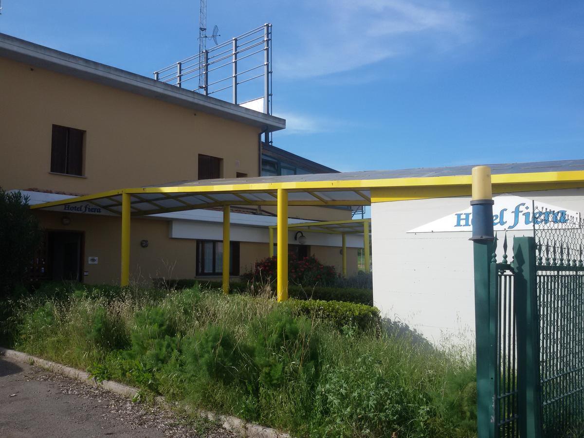 Hotel Fiera Pesaro Kültér fotó